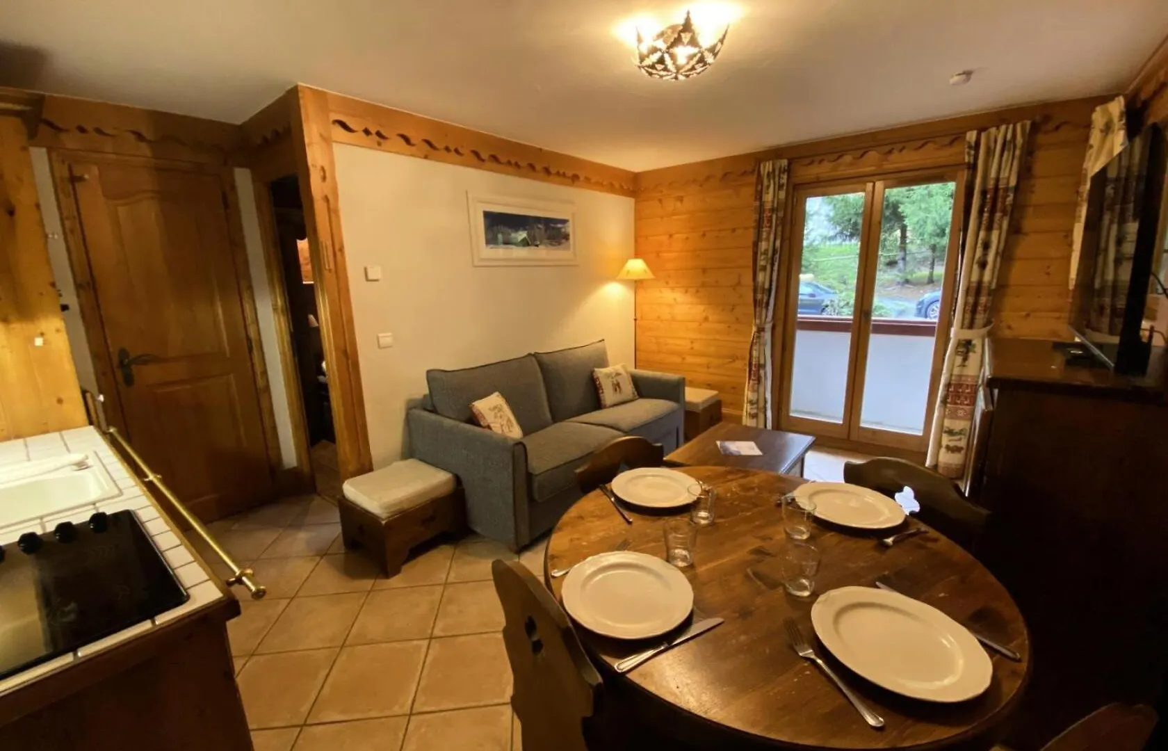 Residence Fermes De Meribel Bat B - Appartement 2 Pieces 4 Personnes A Meribel Village Aux Pieds Des Pistes Et Acces A La Piscine Chauffee Mae-8991 Les Allues 0*,